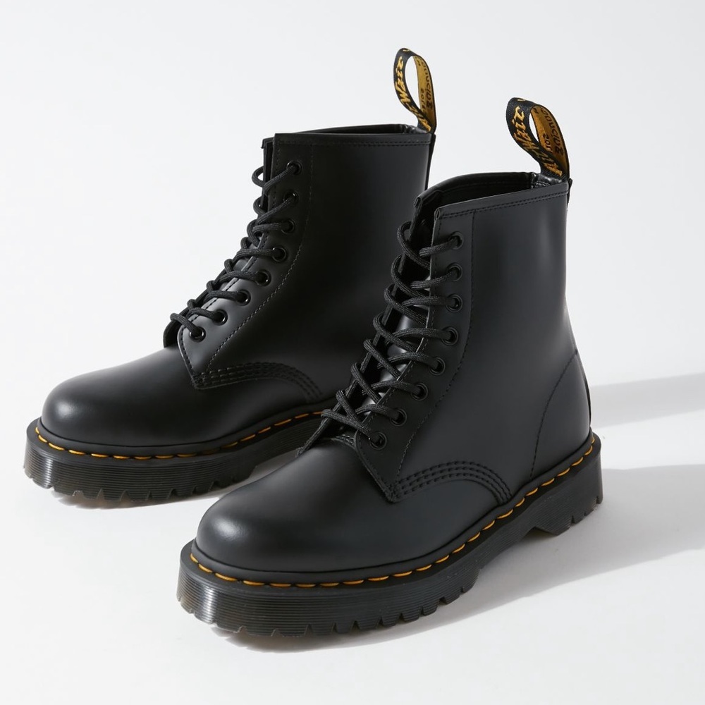 Dr. Martens Lace up boots!! Worn once!!